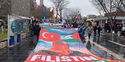 Kayseri’de Yüzlerce Vatandaş Filistin İçin Yürüdü